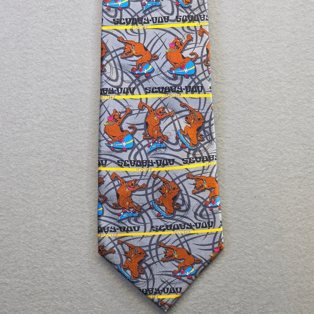Vintage Scooby Doo 2003 Hanna-Barbera Skateboard Men's 100% Silk‎ Neck Tie 4x58